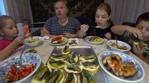 мукбанг. как ни старайся, дети вечно не довольны