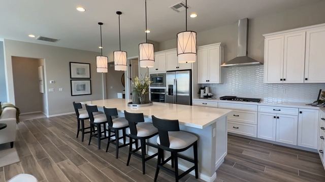 Huge Single Story Paige Plan at Zenith Point l New Home for Sale by Richmond American in N Las Vega смотреть онлайн