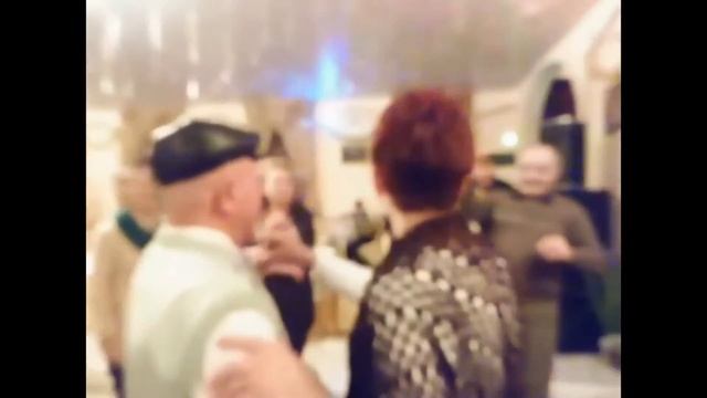 Омончик поздравляю Вас с днем свадьбы смотреть онлайн