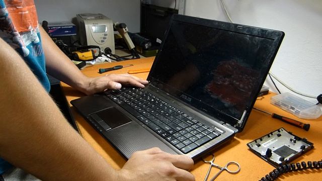 ASUS X53 który w życiu swoje przeszedł - końcowy efekt 3/3 смотреть онлайн