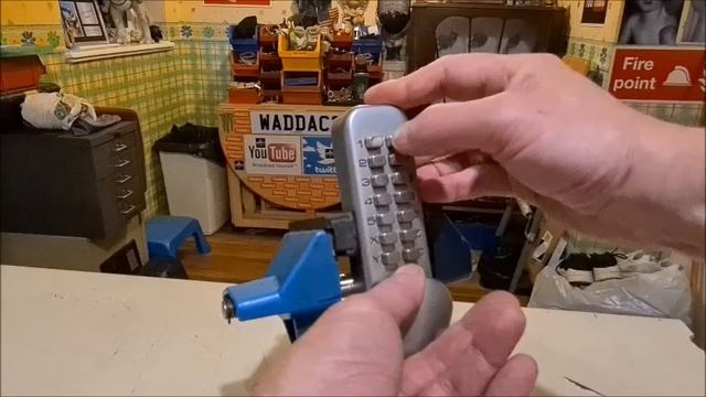 How To Decode A Mechanical Digital Push Button Combination Door Lock. смотреть онлайн