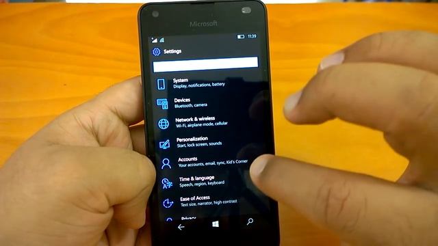 Windows 10 Mobile Build 14327 Hands-on impressions, Bugs, Installation Experience смотреть онлайн