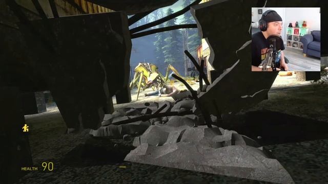 HALF LIFE 2 - EPISODE 2 | TO THE WHITE FOREST | FIRST TIME PLAYTHROUGH & REACTION | PART 1 смотреть онлайн