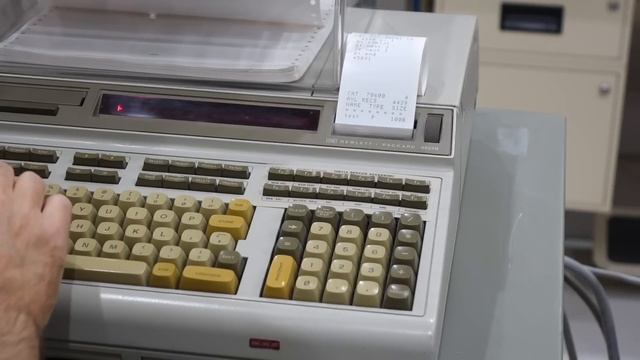 We restore the HP 9895 dual 8" diskette to play a Colossal Cave game! (ft. Usagi Electric) смотреть онлайн
