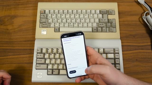 A Modern IBM PCjr style Mechanical Keyboard! Vortex PC66 смотреть онлайн