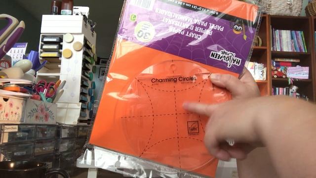 Small Michaels & Dollarama Haul + update on Cathedral Window Quilt смотреть онлайн