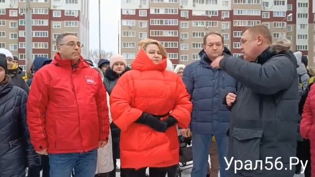 В Оренбурге прошел народный сход жителей ЖК «Победа» смотреть онлайн