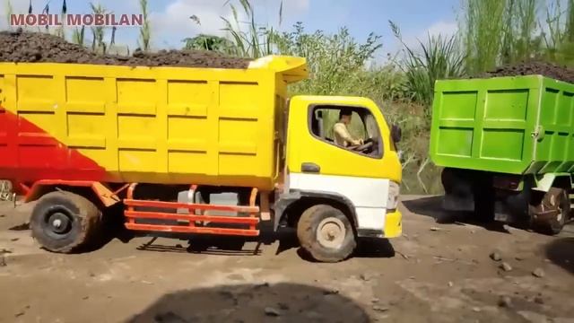 Mobil Truck Rc Excavator Isuzu NMR ELF Vs Canter Fuso Muat Muat Pasir Batu, Beko keruk смотреть онлайн