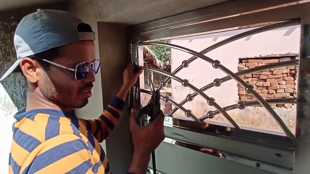 How to install a main gate//steel doors fitting simple process//स्टील गेट कैसे फिटिंग करते हैं// смотреть онлайн