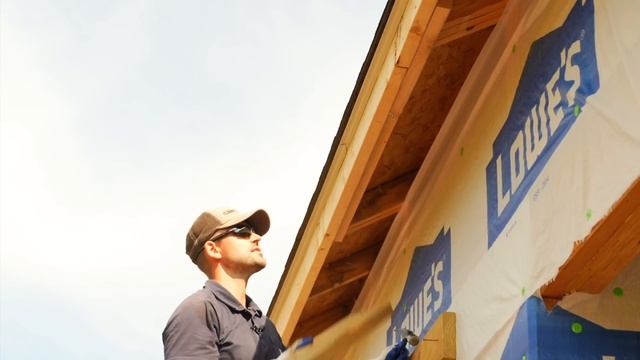 How To Install Roof Shingles - BEGINNERS Step-by-Step GUIDE смотреть онлайн