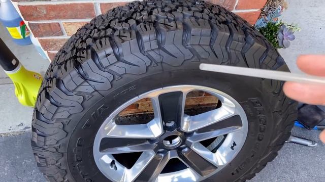 Putting JL Wheels on my JK Wrangler | Cheep Jeep - Episode 1 смотреть онлайн