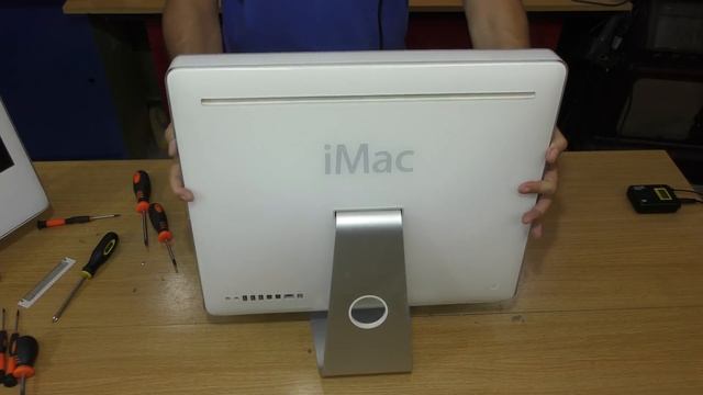 Dumpster Diving in casa Apple - Hanno gettato via la mela смотреть онлайн