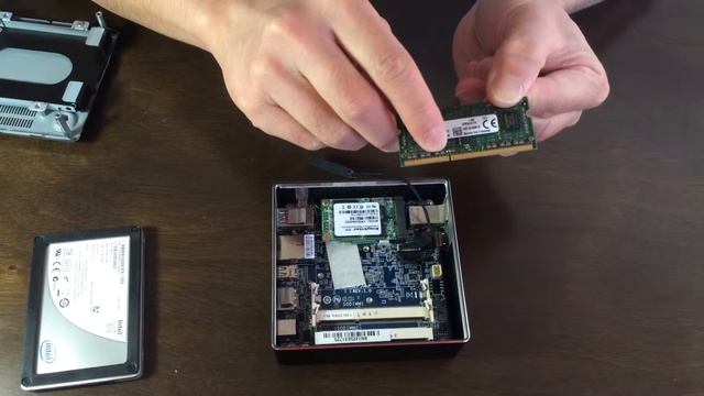 GiGABYTE Brix Set Up смотреть онлайн