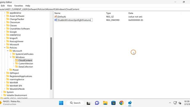 Enable Windows 11 Spotlight Images on Lock Screen (3 Easy Methods) смотреть онлайн