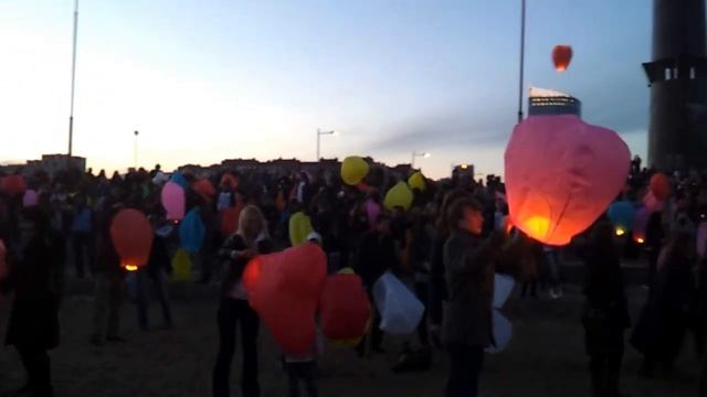 Запуск фонариков в СПб, 1 мая 2012 -- Старт смотреть онлайн