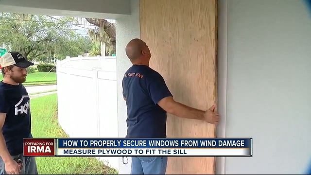 Experts share how to properly board up windows before Irma hits смотреть онлайн