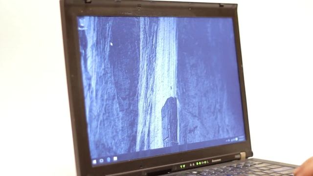 WINDOWS 10 running on LENOVO THINKPAD R400 смотреть онлайн