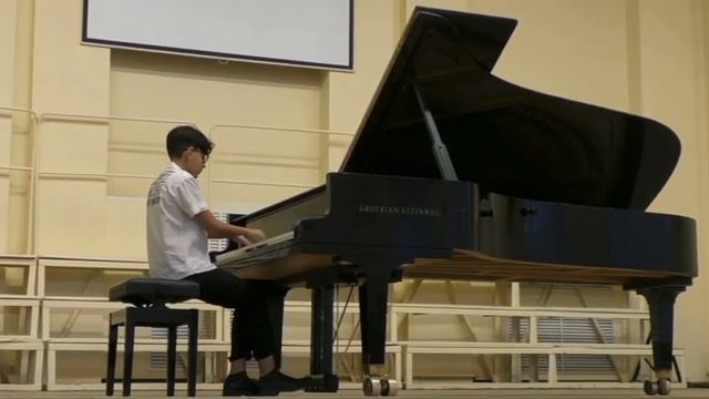 Касяник Александр,12 лет-С.Прокофьев Этюд C-moll