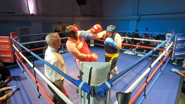 Ultra White Collar Boxing BEDFORD James Russell VS Charlie Barnes смотреть онлайн