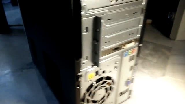 HP Pavilion 550-036D First Look смотреть онлайн