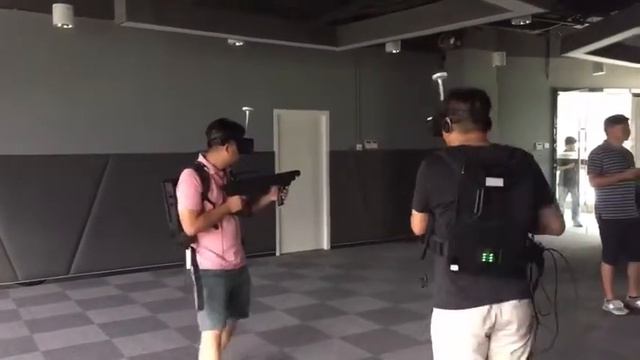 Big Space multiple player VR shooting Game with Backpack PC and Oculus DK2 смотреть онлайн