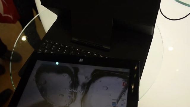 Lenovo MIIX 10 Tablet mit Intel Atom Prozessor im Hands-On смотреть онлайн