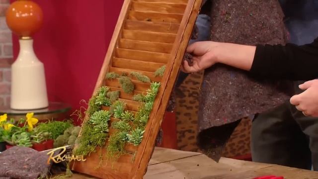How to Turn Your Old Window Shutter into a Planter смотреть онлайн