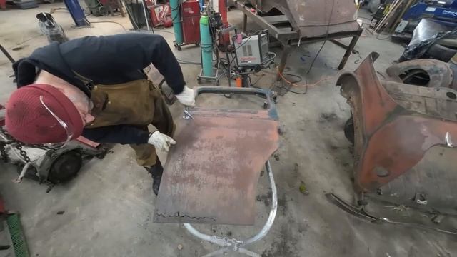 Converting doors into a quarter panel on the 1935 Dodge Coupe p5 смотреть онлайн