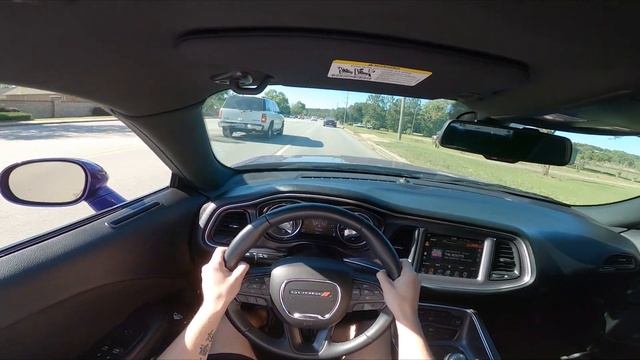 Dodge Challenger R/T 6M POV drive / No music | No talking смотреть онлайн