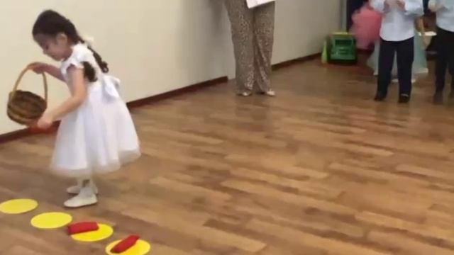 Развлечение "Внуки и внучки спешат на помощь бабушкам и дедушкам", старшая группа смотреть онлайн