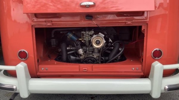 1960 15 Window VW Bus Cold Start