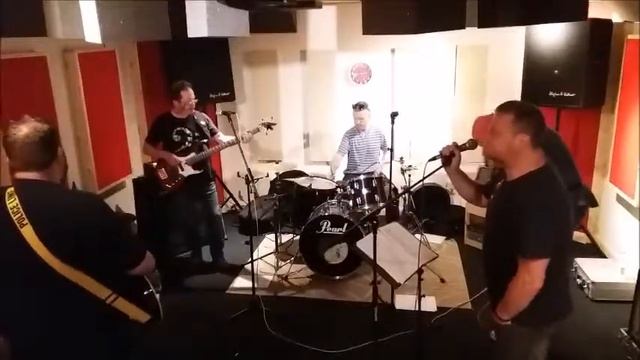 2017-07-22 Chasin' the Train - Locomotive Breath смотреть онлайн