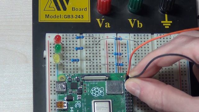 Come utilizzare le GPIO del Raspberry Pi 4 su Windows 10 смотреть онлайн
