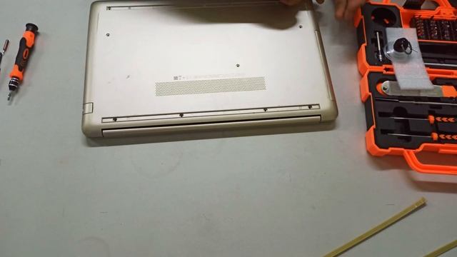 HP laptop SSD change | Crucial P2 500GB PCIe M.2 Solid State Drive смотреть онлайн