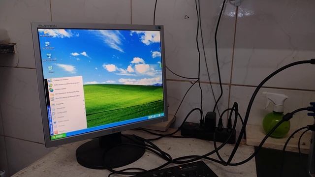 Windows XP em 2023? Vale a Pena? смотреть онлайн