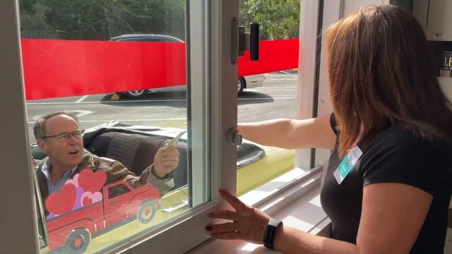 Palm Harbor Library Drive Through Pick Up Window Grand Opening! смотреть онлайн