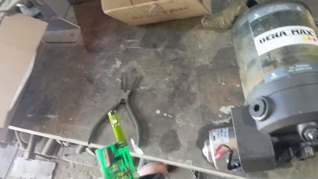Мерседес Актрос 2641. Часть 63. Централизованная смазка. смотреть онлайн