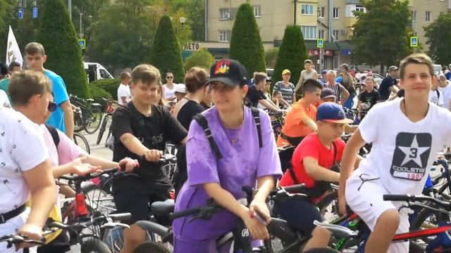 В Невинномысске прошёл патриотический велопробег смотреть онлайн