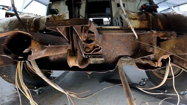 1971 T2 Volkswagen Bay Window Bus Ep.13 Front floor prep смотреть онлайн