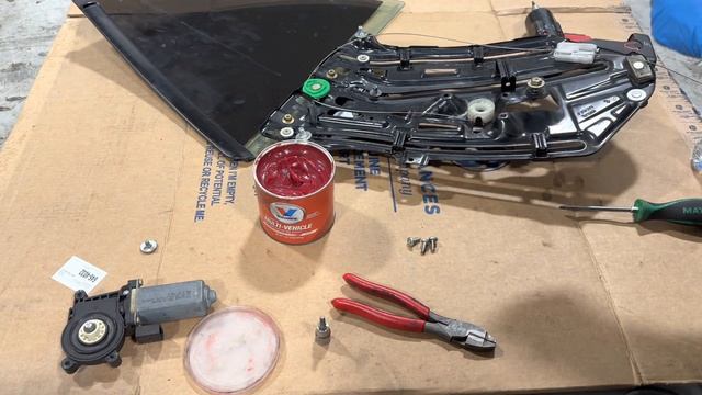 E46 Convertible Rear Window Regulator Repair смотреть онлайн