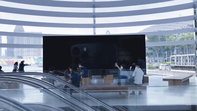 Apple Store at Marina Bay Sands Singapore [The Floating Store] смотреть онлайн
