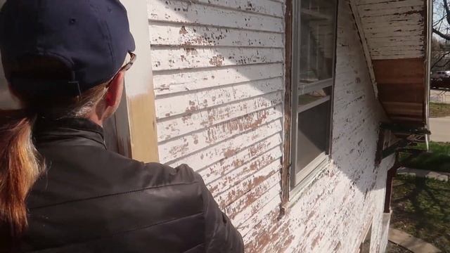 1925 Abandoned House Restoration 46: Painting Windows, Scraping Paint, Living Room Furniture. смотреть онлайн