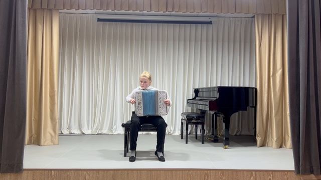 Фомина Диана Романовна
Сонатина «Если бы Моцарт играл на гармошке» I ч. Е.П. Дербенко. смотреть онлайн