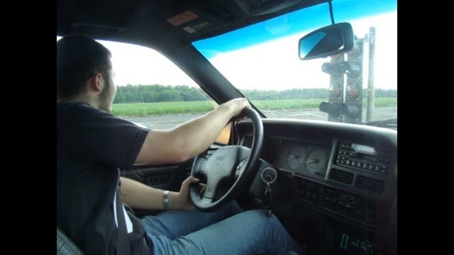 Jeep ZJ 5.9 vs Mustang Shelby GT смотреть онлайн
