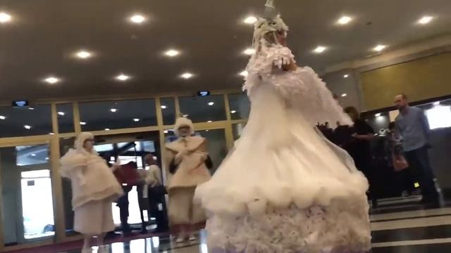 перфоманс "Небесная Леди". Гулливер смотреть онлайн