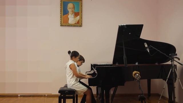 Д. Крамер, "Диснейленд", исп. Андрей Лукьянченко и Ариана Варданян смотреть онлайн