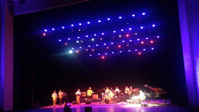 Arto Tuncboyaciyan & Armenian Navy Band смотреть онлайн
