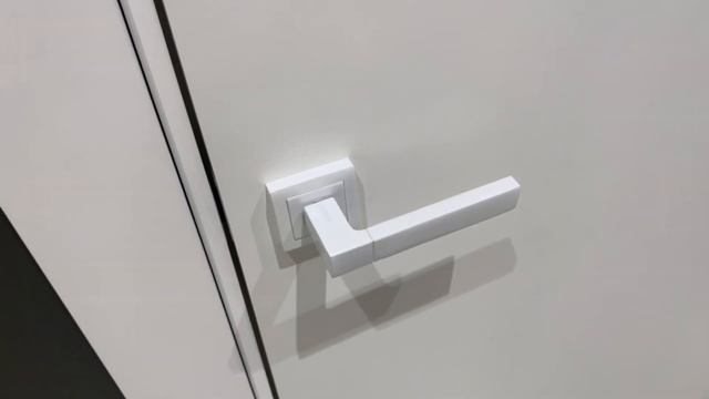 Межкомнатная дверь Браво 0 Whitey купить со склада в Москве и МО 169.ru смотреть онлайн