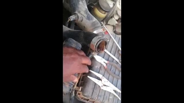 Replacing a Isuzu amigo radiator смотреть онлайн