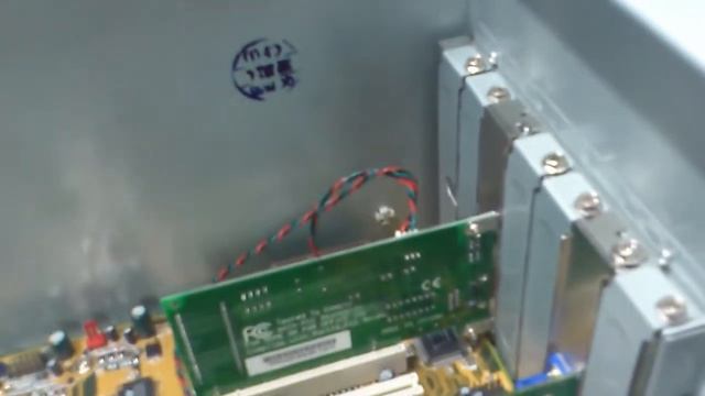 Montagem da placa de rede e placa gráfica na motherboard смотреть онлайн